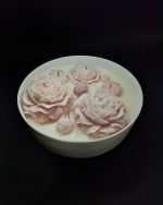 Sojas vaska svece ar krāsainām puķēm - Attēls 3