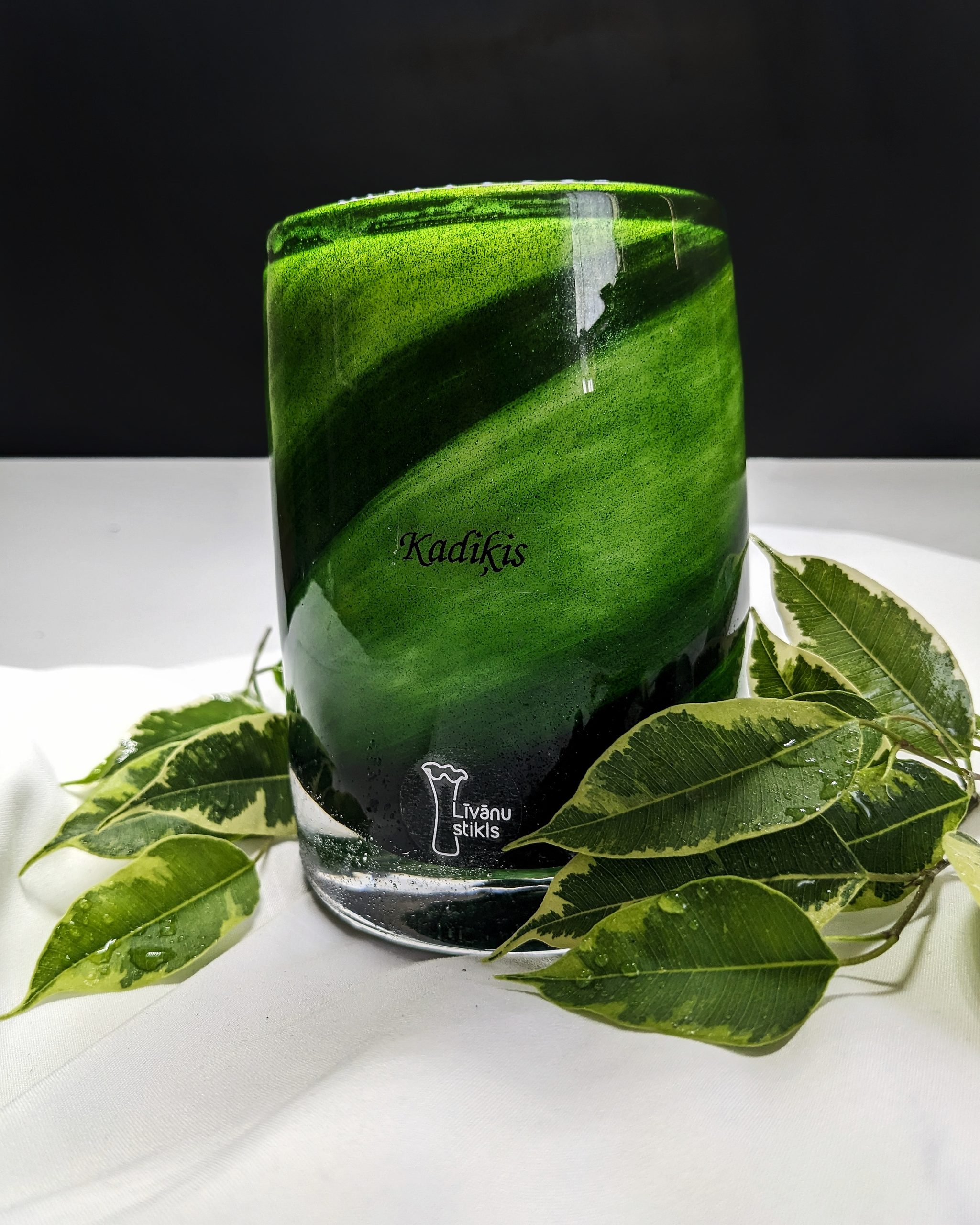 1000032933-scaled Līvānu stikla traukā lieta svece - ZAĻA - Attēls 1