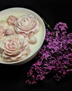 Sojas vaska svece ar krāsainām puķēm - Attēls 2