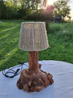 Galda lampa ar abažūru