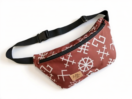 jostas soma ar Latvijas zīmēm