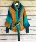 Adīta jaka zilganbrūnos toņos