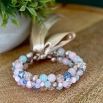 Rokassprādze ar bēšu lentu