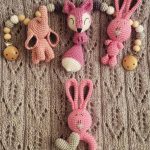 Tamborētu rotaļlietu komplekts "Rozīgi rozā"