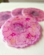 Krūzītes paliktnis, violets ar baltu