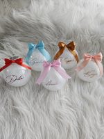 Personalizēti Ziemassvētku rotājumi. Baltas spalvas. Lieliska ideja dāvanām vai savas eglītes izrotāšanai.