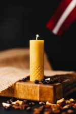 Bišu vaska svece "Latvju raksti"