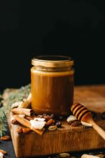 Medus ar Ziemassvētku garšvielām