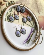 Ovāli auskari ar izšūtiem lavandas ziediem - Attēls 3