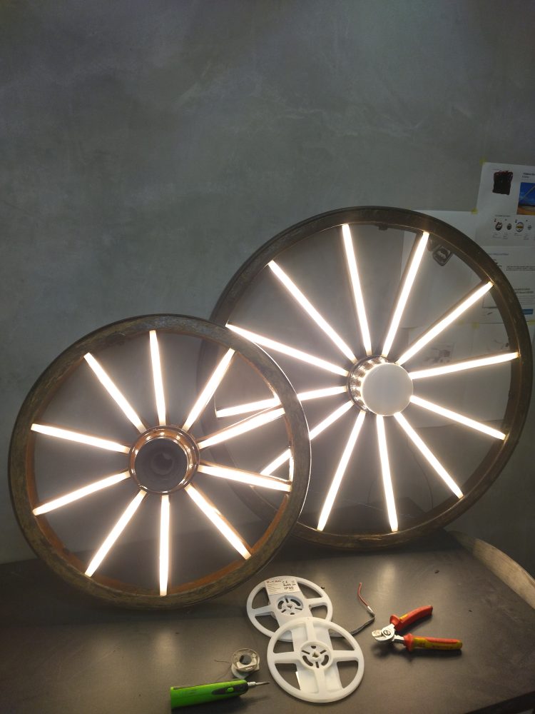 ZIRGA RATU RITEŅA LUSTRA