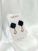 Auskari no polimērmāla FLOWER BLACK - Attēls 4