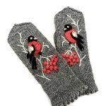 Sieviešu cimdi ar izšuvumu un filcējumu