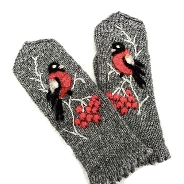 Sieviešu cimdi ar izšuvumu un filcējumu