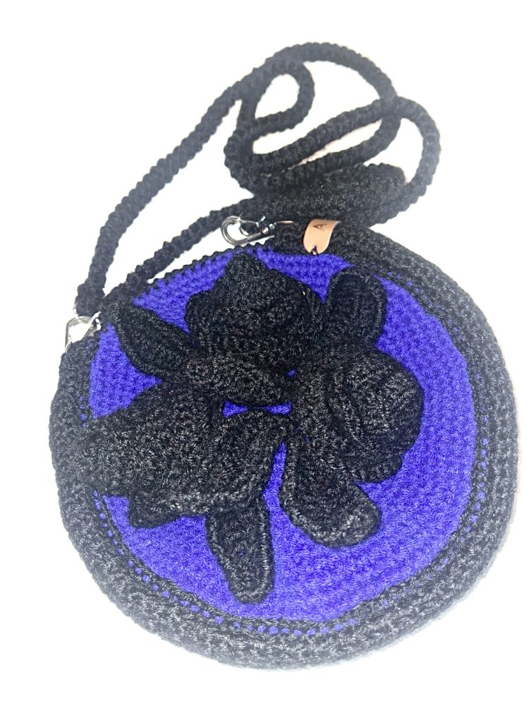 tamborēta plecu soma