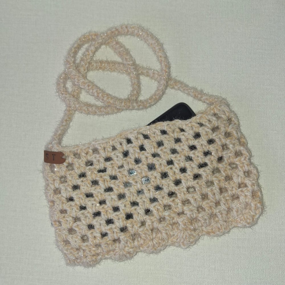 Tamborēta somiņa " Telefons drošībā"