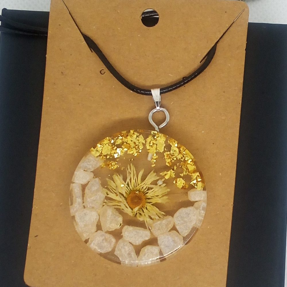 Kaklarota "Dabas pieskāriens, ar ziedu"