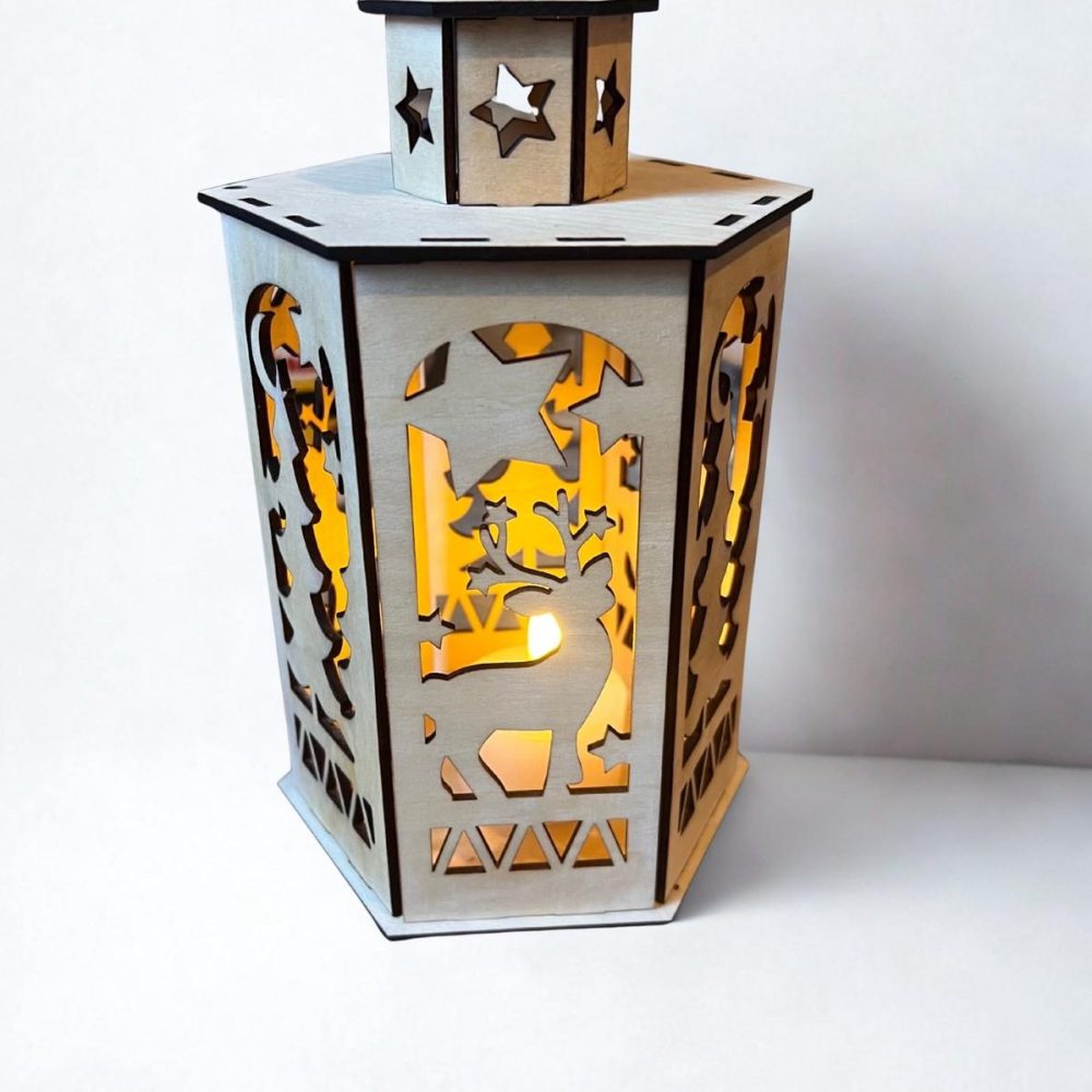 Ziemassvētku koka laterna “Ziemeļbriedis”