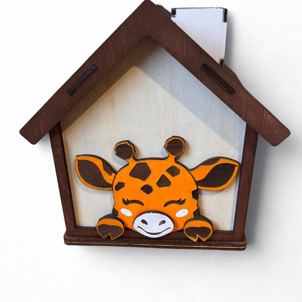 Koka krājkasīte “Mājiņa ar dzīvnieciņu”