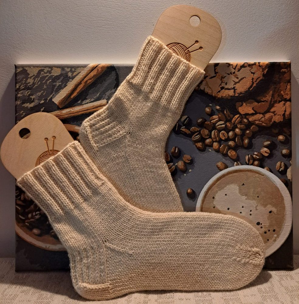 Adītas vilnas zeķes krēmkrāsā "Mokas putas", 38./39. izmērs