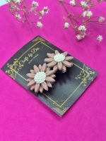 Klipšu auskari "Bēšie ziedi" - Attēls 2