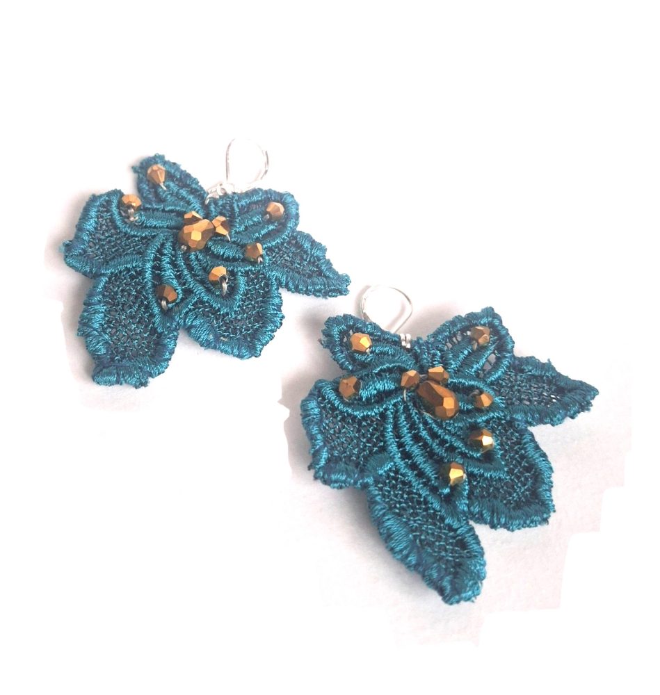 Mežģīņu auskari "Dārgumi"