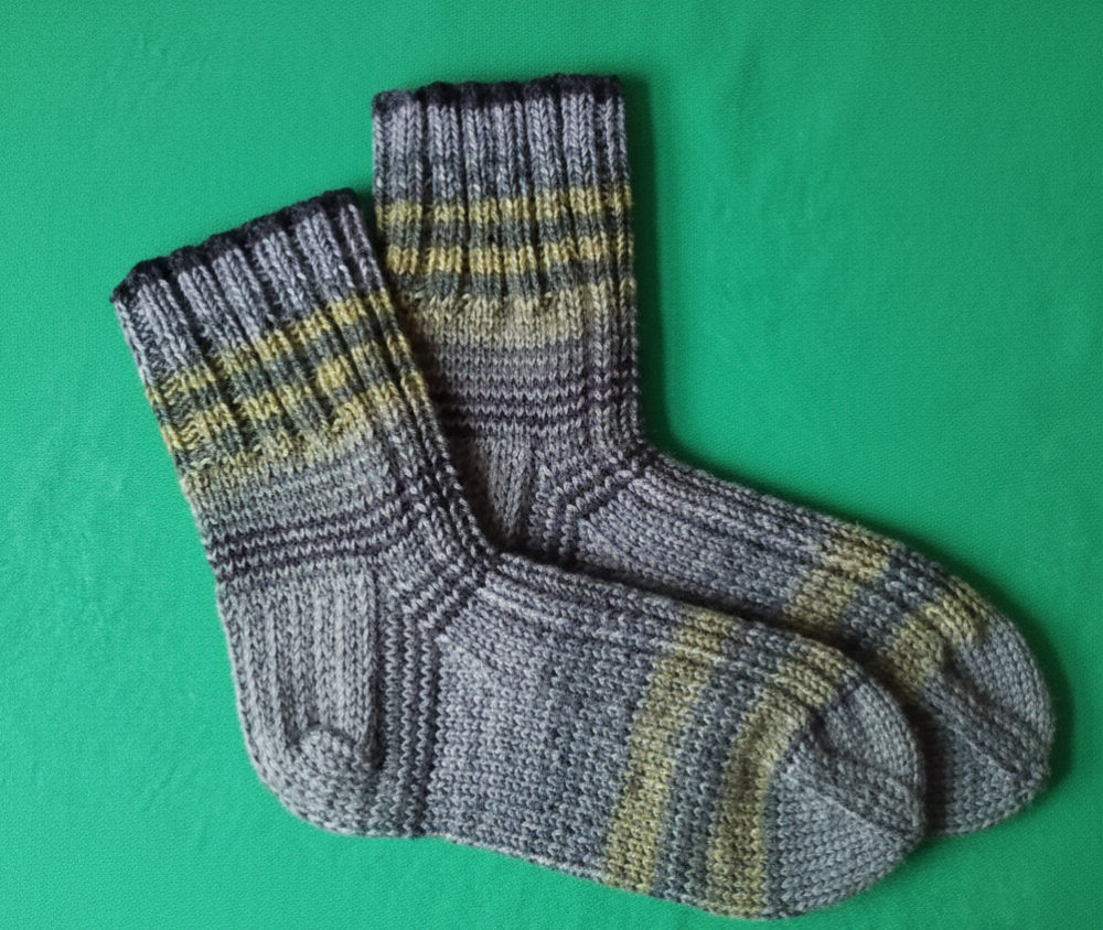 Zeķes zaļiraibās 37/38 izmērs