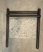 Koka stāvplaukts ar akmens virsmu, vienlīmeņa, raibi melnbaltais - Attēls 5