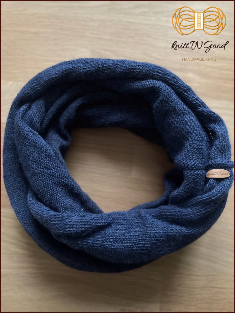 Merīnvilnas apaļšalle tumši zilā krāsā