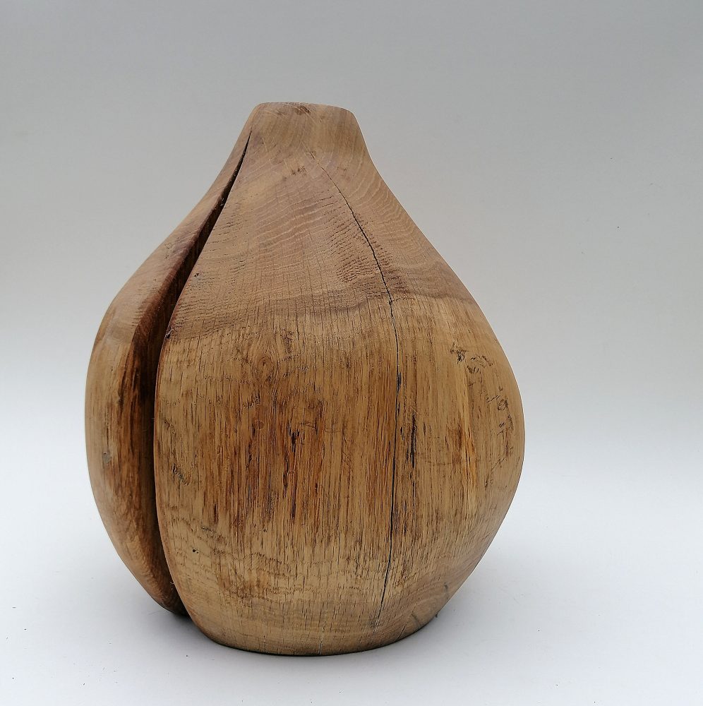 koka vāze no dabīga oša koka