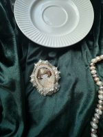 Kameja broša “Meitenes smaids” - Attēls 2