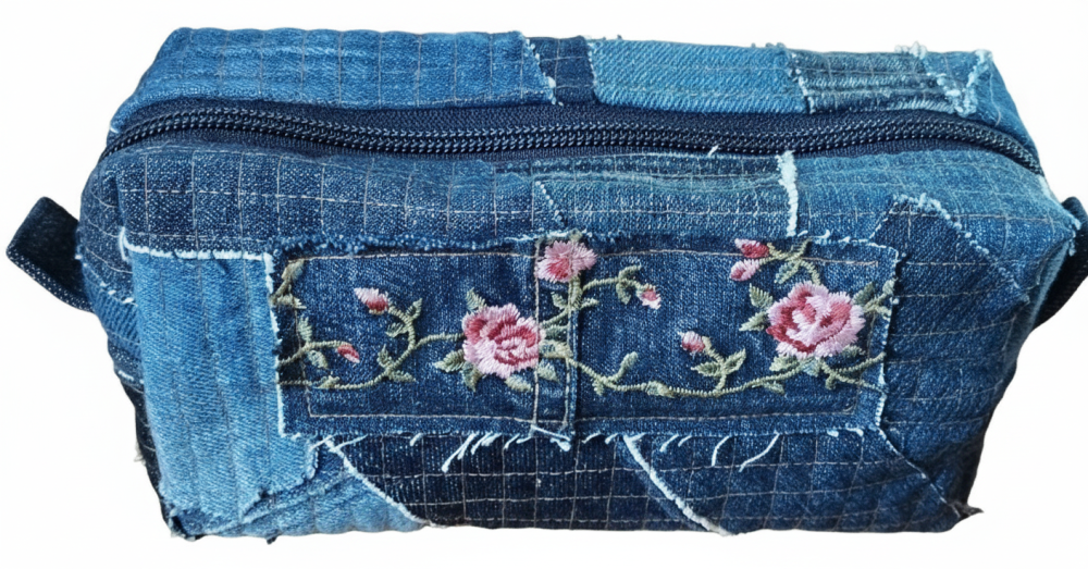 Kosmētikas maciņš "Ar rozītēm"