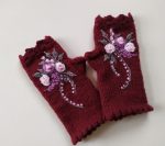 Sieviešu cimdi un cepure ar izšuvumu, komplekts - Attēls 3