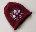 Sieviešu cimdi un cepure ar izšuvumu, komplekts - Attēls 4