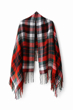 Austa villaine Lažas novada tautastērpam