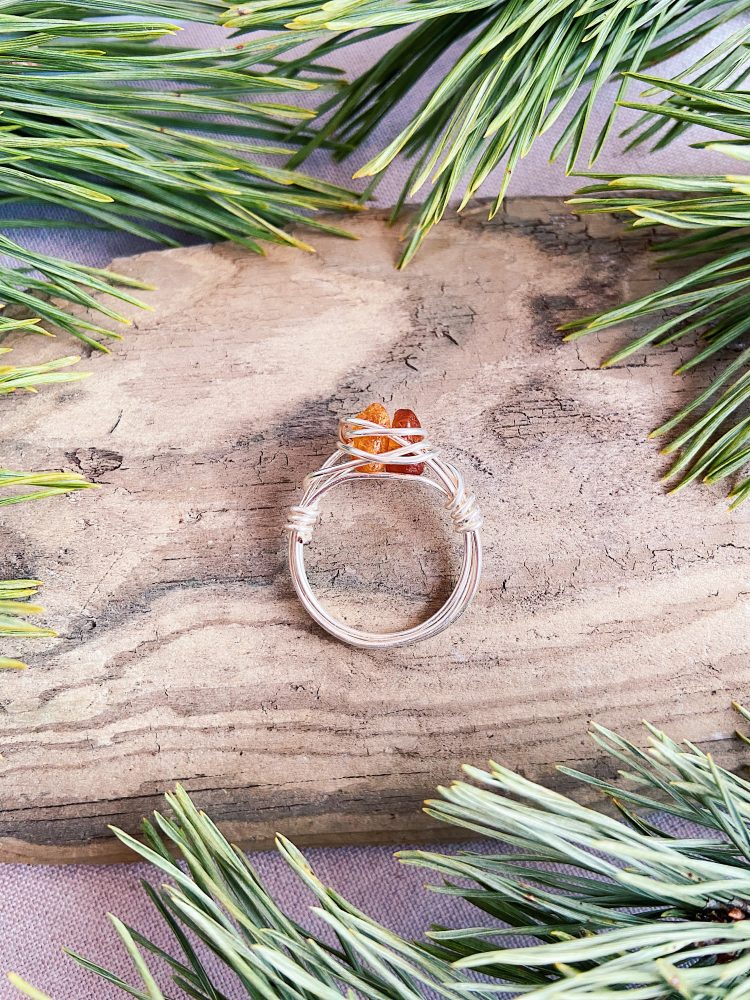 gredzens ar dzintaru