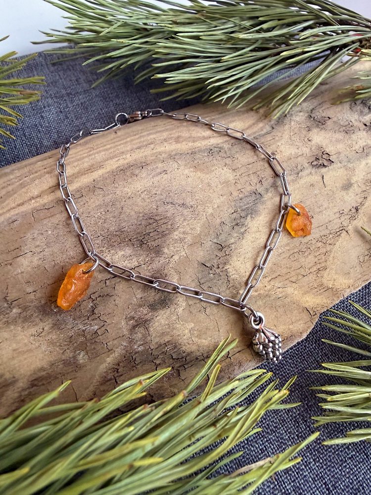 dzintara rokassprādze