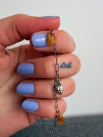 Dzintaru rokassprādze ar čiekuriņiem - Attēls 8