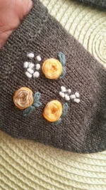 Adītas pēdiņas ar izšūtiem ziediem, 39./40. izmērs - Attēls 2