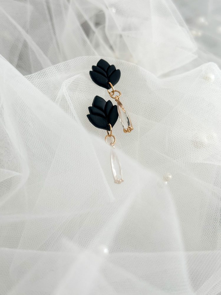 Melni polimērmāla auskari