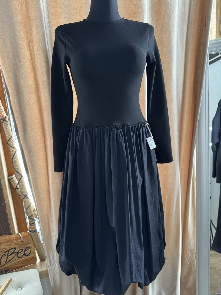 Melna kleita, S izmērs