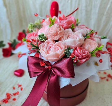 aromātisko sveču ziedu pušķis