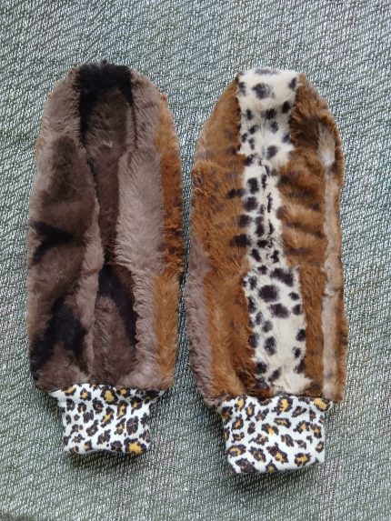 Pūkaini cimdi ar oderi