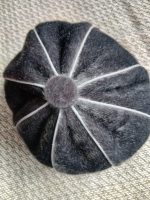 Cepure ar nagu un atstarojušām kantītēm - Attēls 2