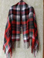 Austa villaine Lažas novada tautastērpam