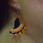 Krāsaini makrame auskari un rokassprādze ar pērlēm, komplekts - Attēls 2