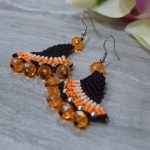 Krāsaini makrame auskari un rokassprādze ar pērlēm, komplekts - Attēls 6