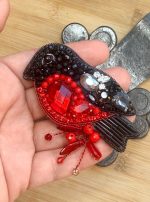 Rokām darināta broša PUTNS - Attēls 3