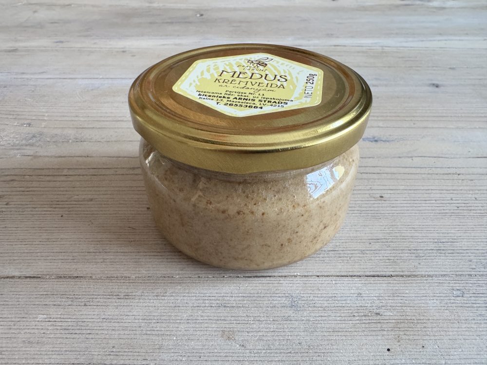 krēmveida medus ar cidonijām