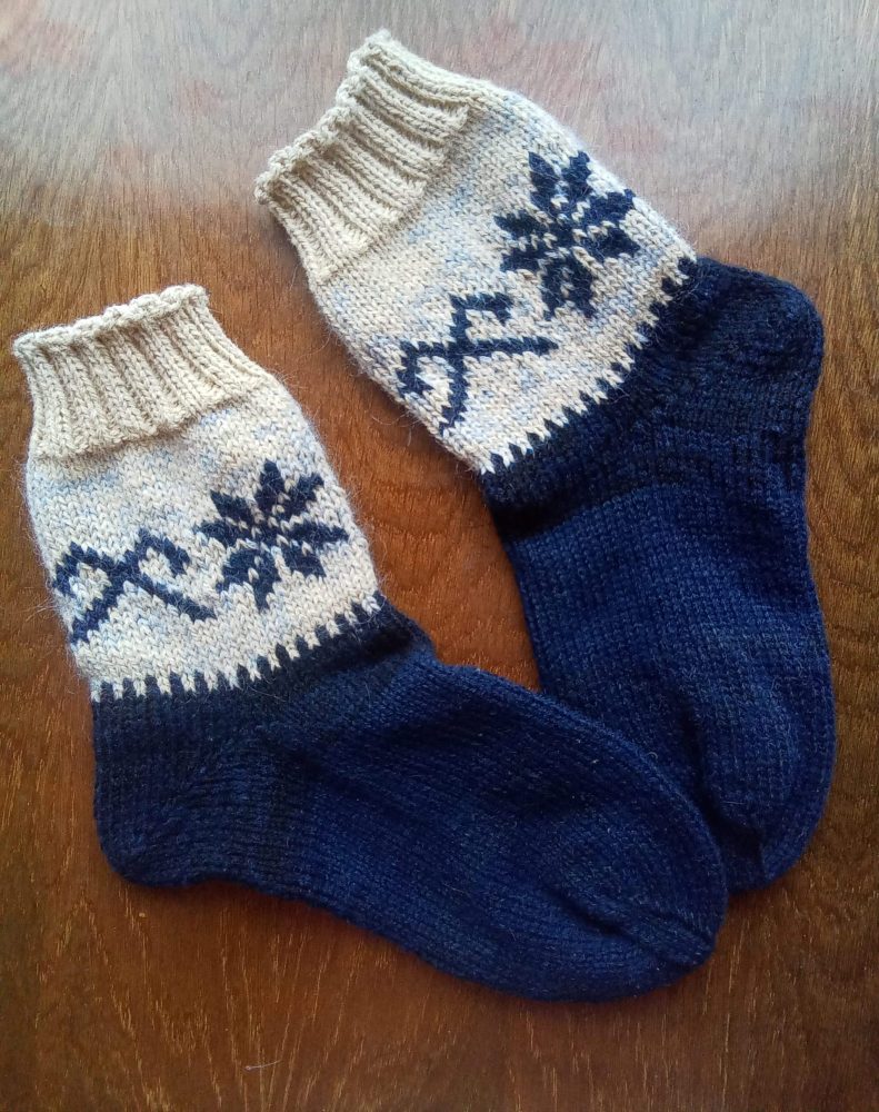 vilnas zeķes ar ausekli