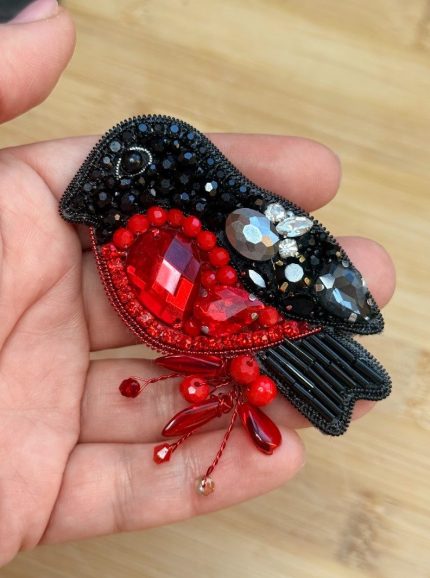 piespraude ar putniņu